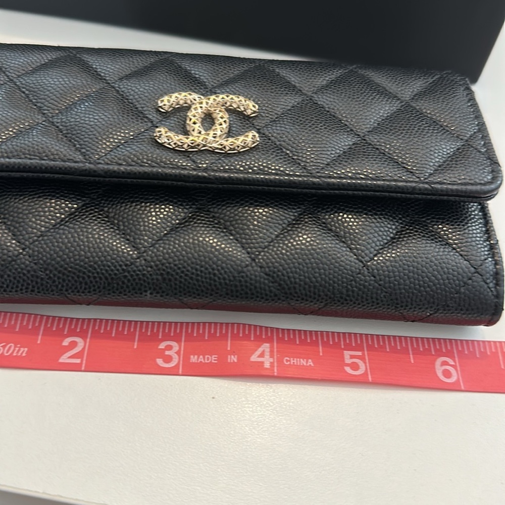 Chanel Black Quilted Wallet - Picture 5 of 17